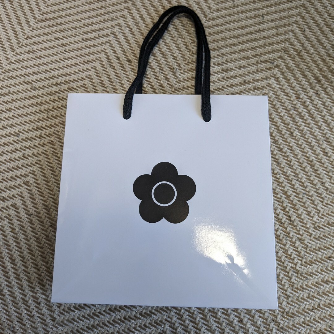MARY QUANT(マリークワント)のマリクワ　紙袋　ショッパー　ショップ袋 レディースのバッグ(ショップ袋)の商品写真