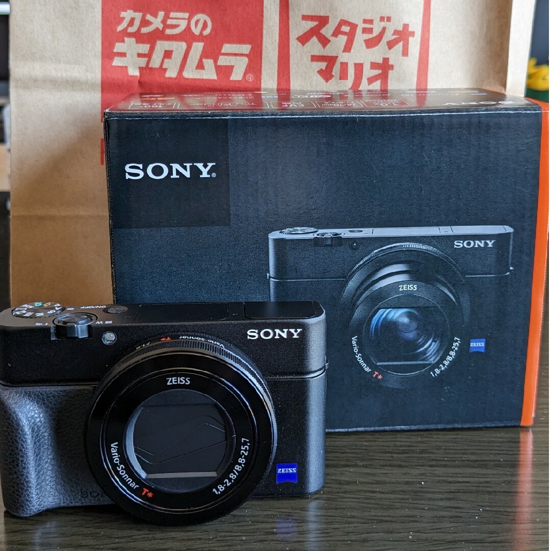 SONY Cyber-Shot RX DSC-RX100M3 SONY Cyber-Shot RX DSC-RX100M3