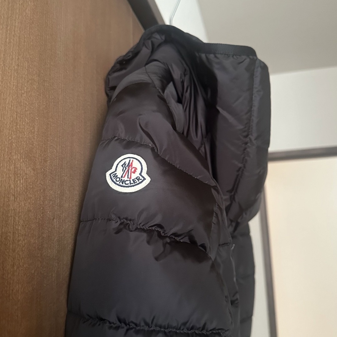 MONCLER(モンクレール)の極美品　モンクレール　シャーパル 黒 14A 23-24AW ブラック ダウン レディースのジャケット/アウター(ダウンコート)の商品写真