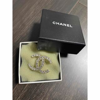 商品情報CHANEL シャネル クリスタル サークル ココ ピンブローチ