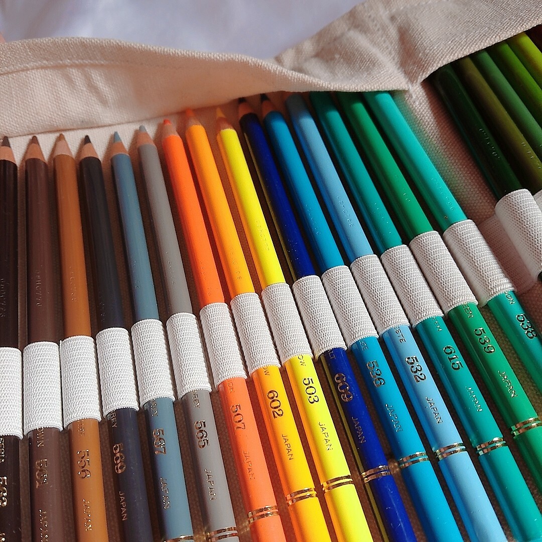三菱鉛筆(ミツビシエンピツ)の色鉛筆 uni ユニカラー イラスト エンタメ/ホビーのアート用品(色鉛筆)の商品写真