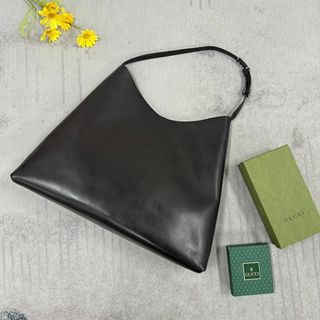 グッチ(Gucci)の美品 GUCCI 超超大容量 希少シルエット セミショルダーバッグ(ショルダーバッグ)