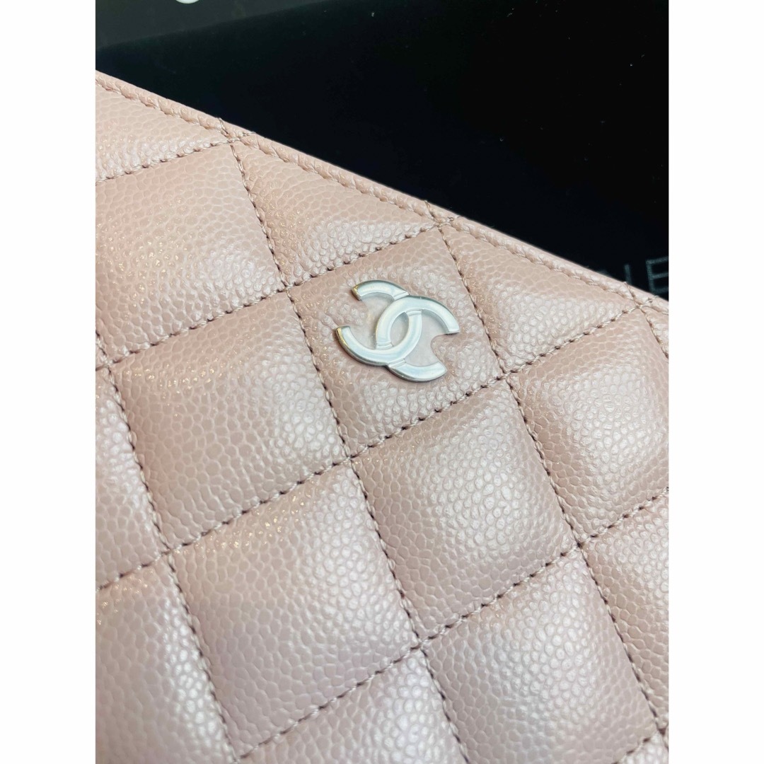 CHANEL(シャネル)の最新作！国内未発売！CHANEL シャネル24pミディアムウォレット　ピンク レディースのファッション小物(財布)の商品写真