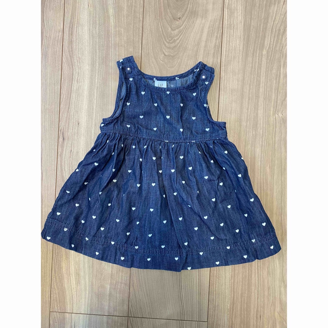 babyGAP(ベビーギャップ)のbabyGAP デニムワンピース size70 キッズ/ベビー/マタニティのベビー服(~85cm)(ワンピース)の商品写真