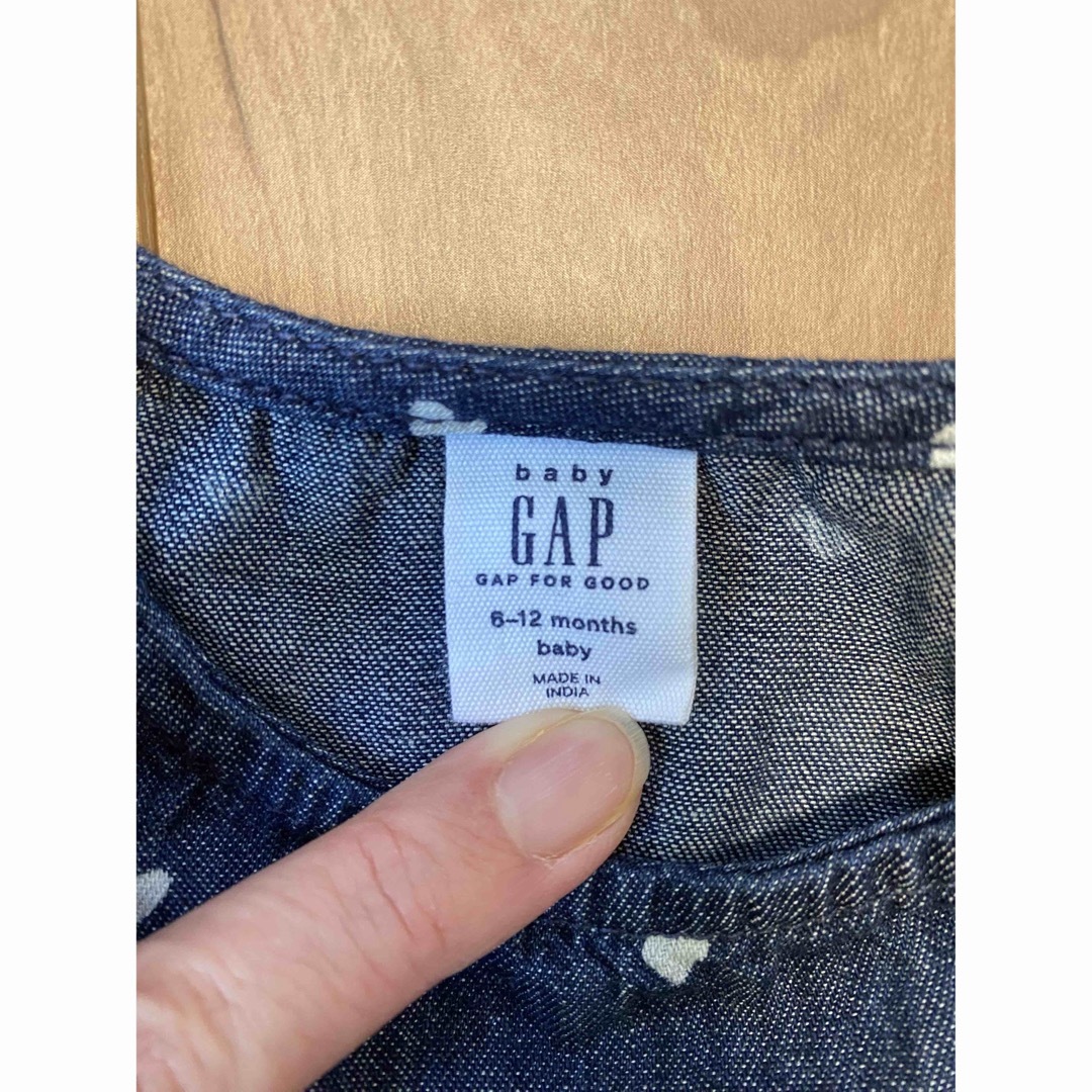 babyGAP(ベビーギャップ)のbabyGAP デニムワンピース size70 キッズ/ベビー/マタニティのベビー服(~85cm)(ワンピース)の商品写真