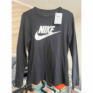 ナイキ(NIKE)のNIKE ロンT レディース　M 黒　新品未使用　自宅保管(Tシャツ(長袖/七分))