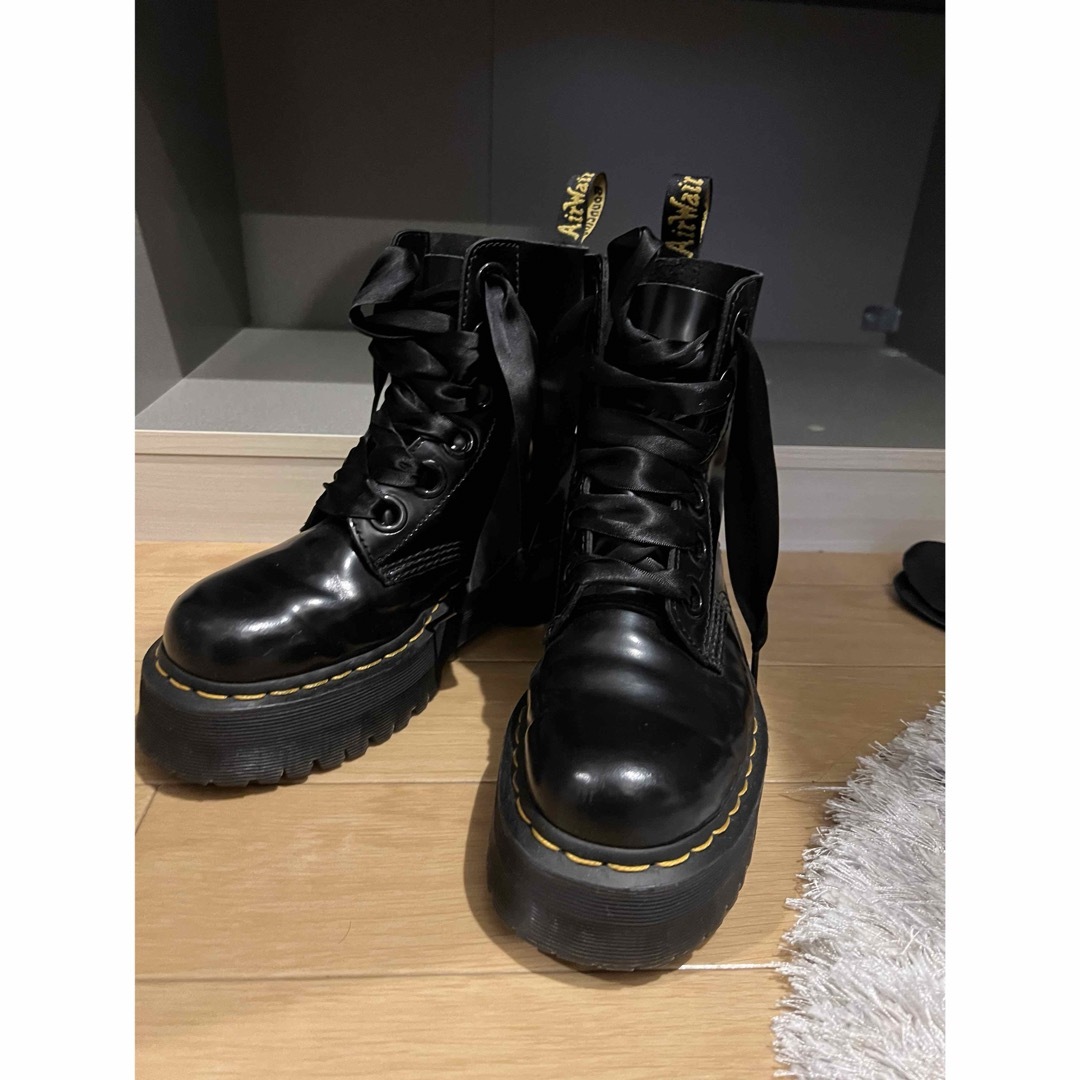 Dr.Martens(ドクターマーチン)のドクターマーチン 6ホール ブーツ 厚底 値下げ可 レディースの靴/シューズ(ブーツ)の商品写真