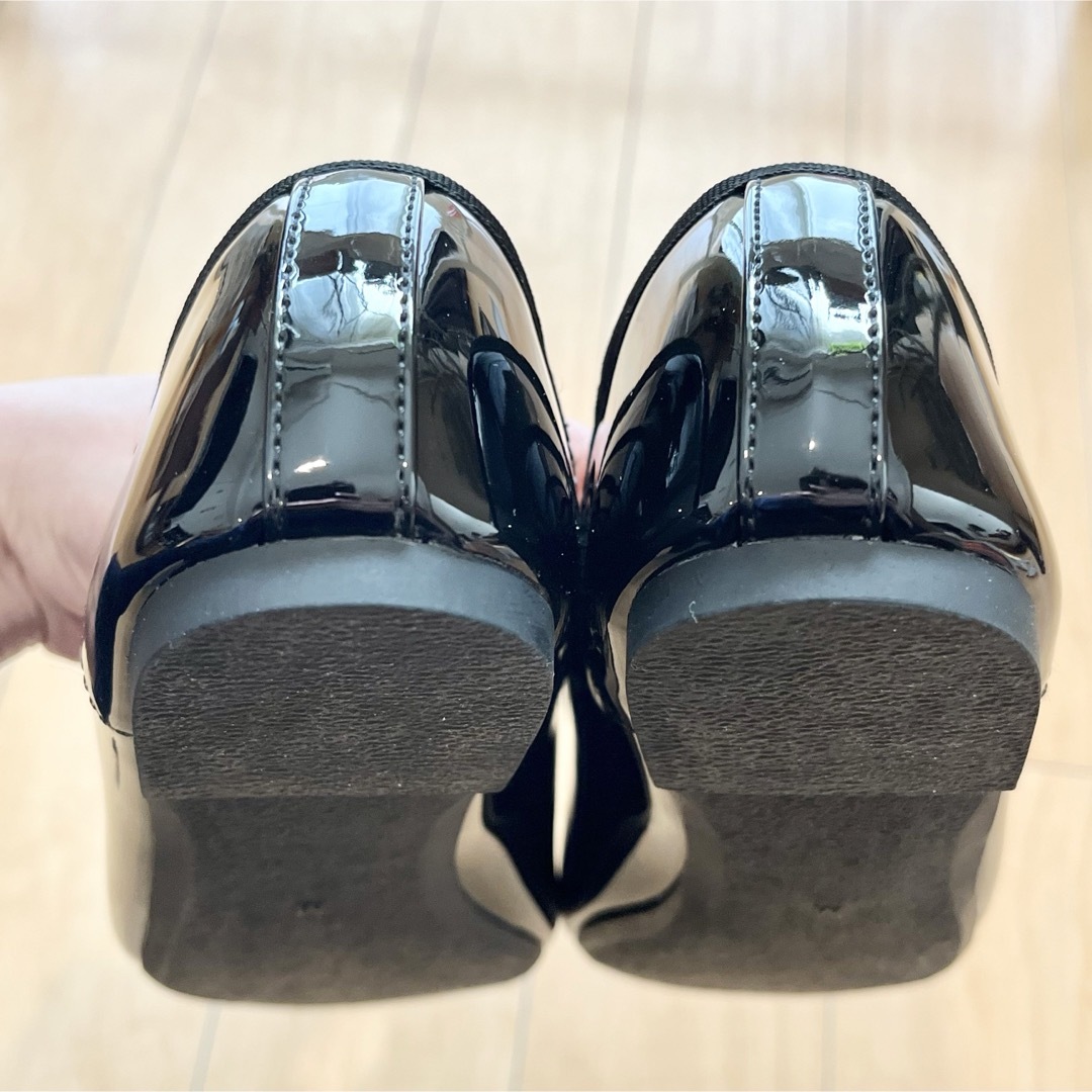 GU(ジーユー)のGU パテント バレエシューズ Mサイズ ブラック 黒 エナメル ジーユー レディースの靴/シューズ(バレエシューズ)の商品写真