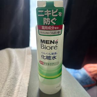 メンズビオレ 浸透化粧水 薬用アクネケアタイプ 180ml