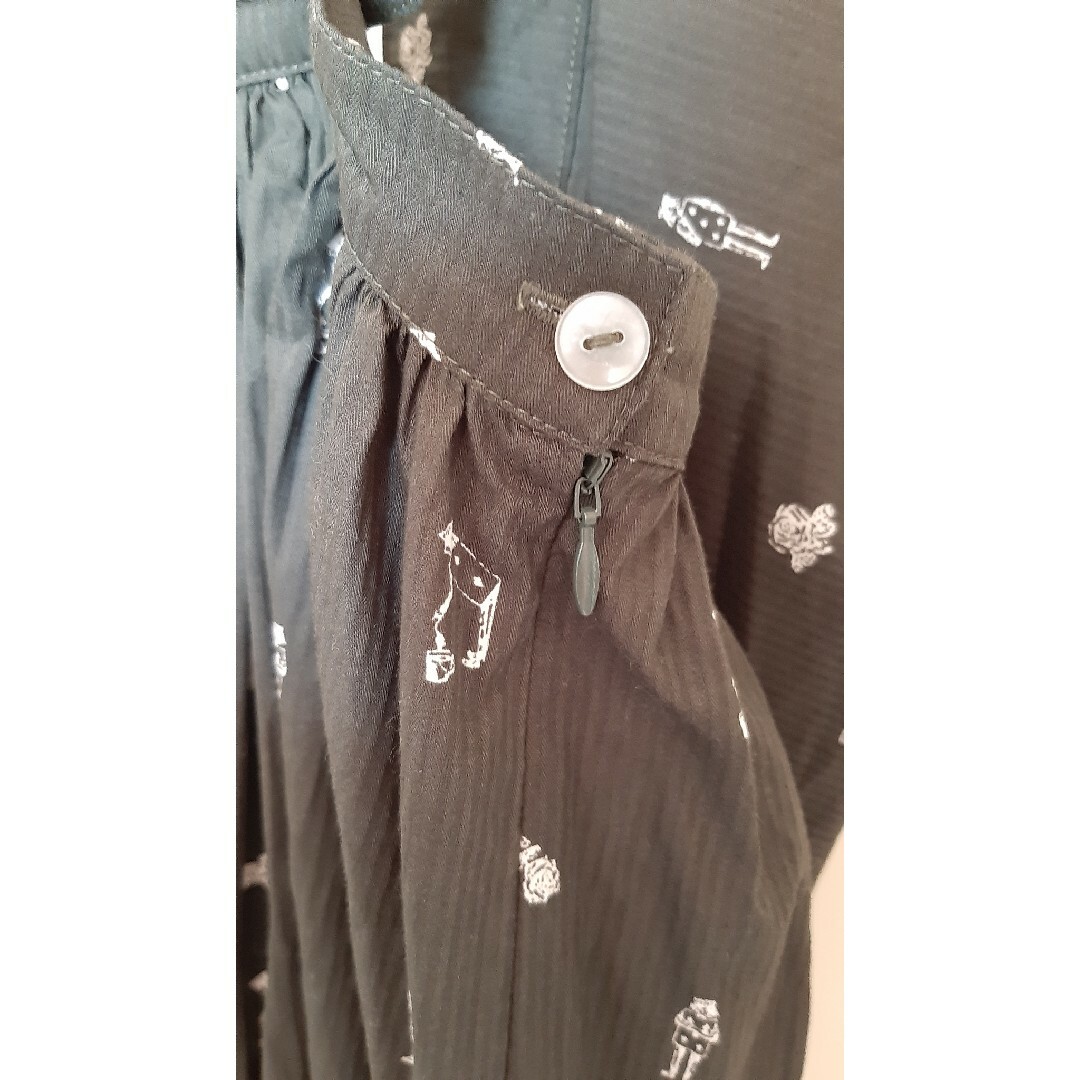 FELISSIMO(フェリシモ)のアリス学院制服 大きなリボンの物語柄ジャンパースカート Lサイズ 暗いグリーン レディースのスカート(ひざ丈スカート)の商品写真