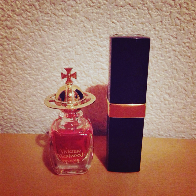 Vivienne Westwood(ヴィヴィアンウエストウッド)のヴィヴィアン ブドワール ミニ5ml コスメ/美容の香水(香水(女性用))の商品写真