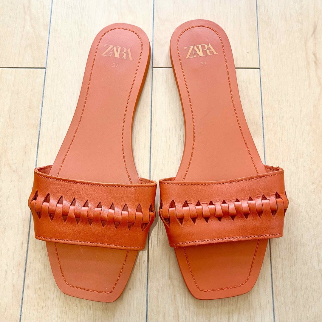 ZARA(ザラ)のZARA レザー サンダル 37 オレンジ ザラ 本革 レディースの靴/シューズ(サンダル)の商品写真