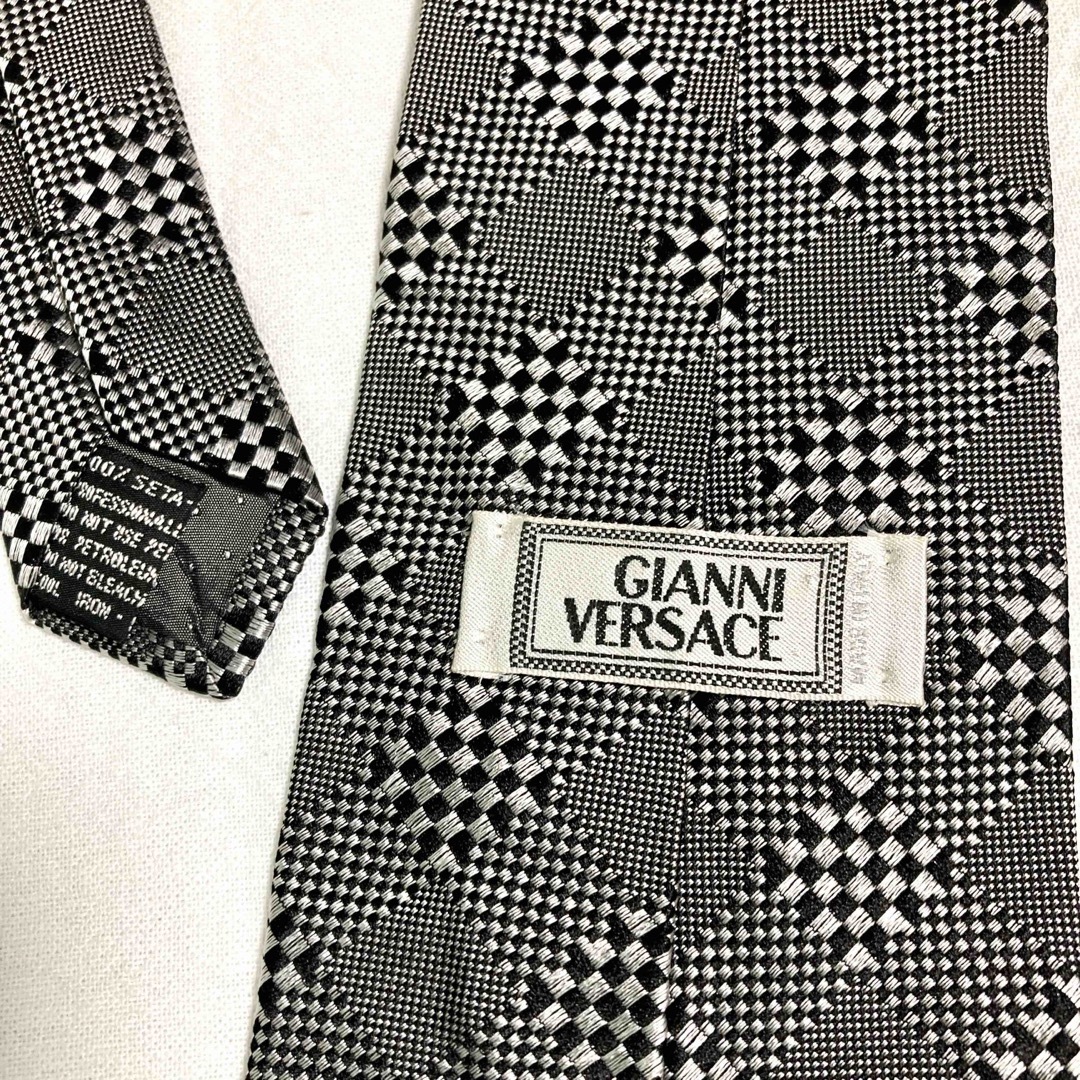 Gianni Versace(ジャンニヴェルサーチ)のGIANNI VERSACE ジャンニ ヴェルサーチ ネクタイ グレー系 メンズのファッション小物(ネクタイ)の商品写真