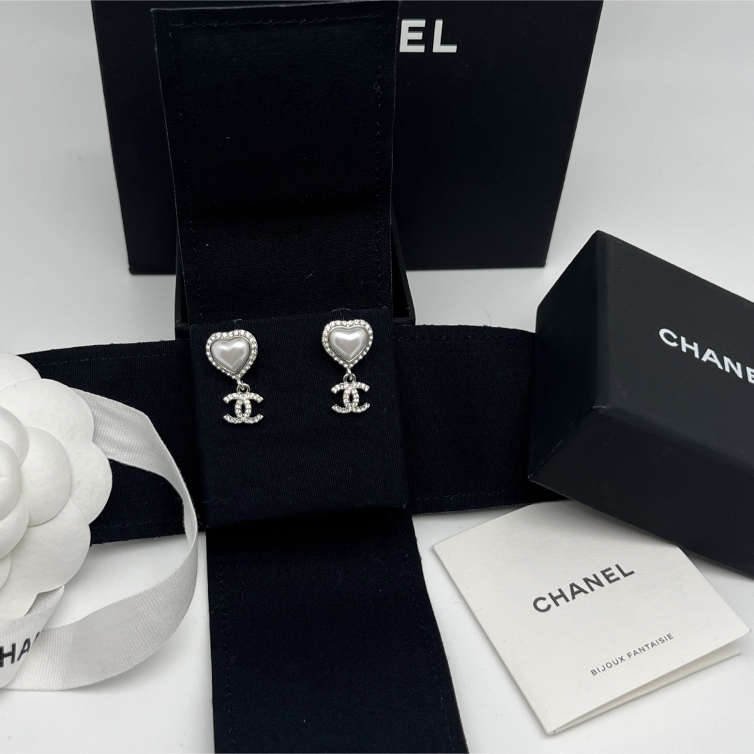 CHANEL(シャネル)のシャネル　CHANEL ピアス　ハート 新作 メンズのアクセサリー(ピアス(両耳用))の商品写真