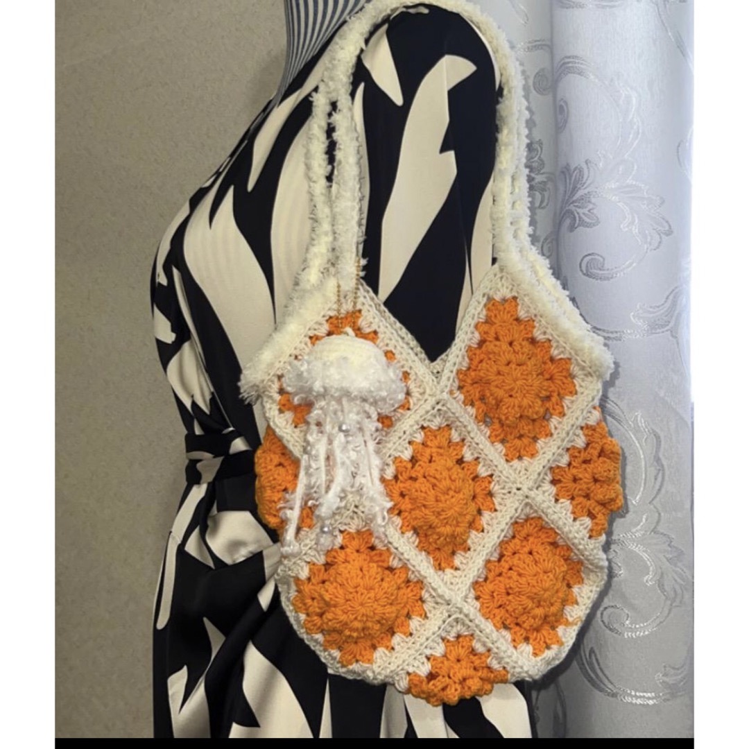 ハンドメイド かぎ編み バック 花モチーフ クラゲ ハンドメイドのファッション小物(バッグ)の商品写真