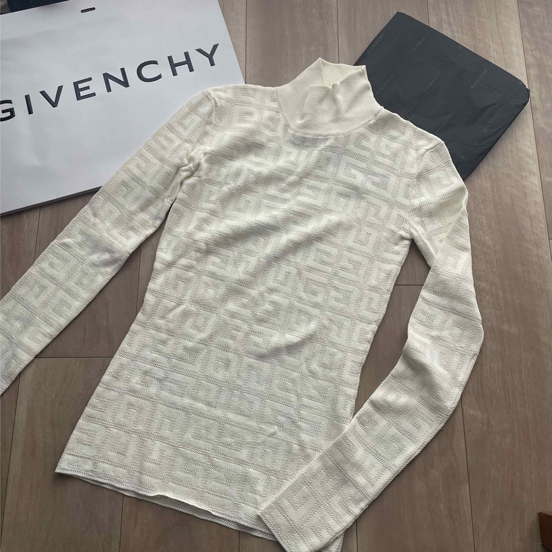 GIVENCHY(ジバンシィ)のジバンシー　2023 春夏新作　4G ジャカード セーター　s レディースのトップス(ニット/セーター)の商品写真