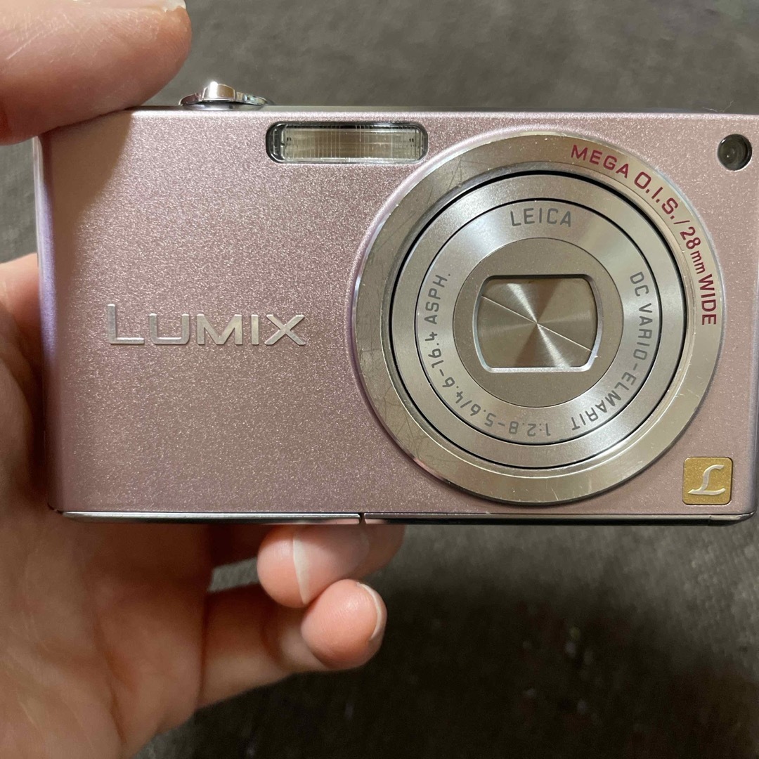 Panasonic(パナソニック)のPanasonic コンパクトデジタルカメラ LUMIX FX DMC-FX33 スマホ/家電/カメラのカメラ(コンパクトデジタルカメラ)の商品写真