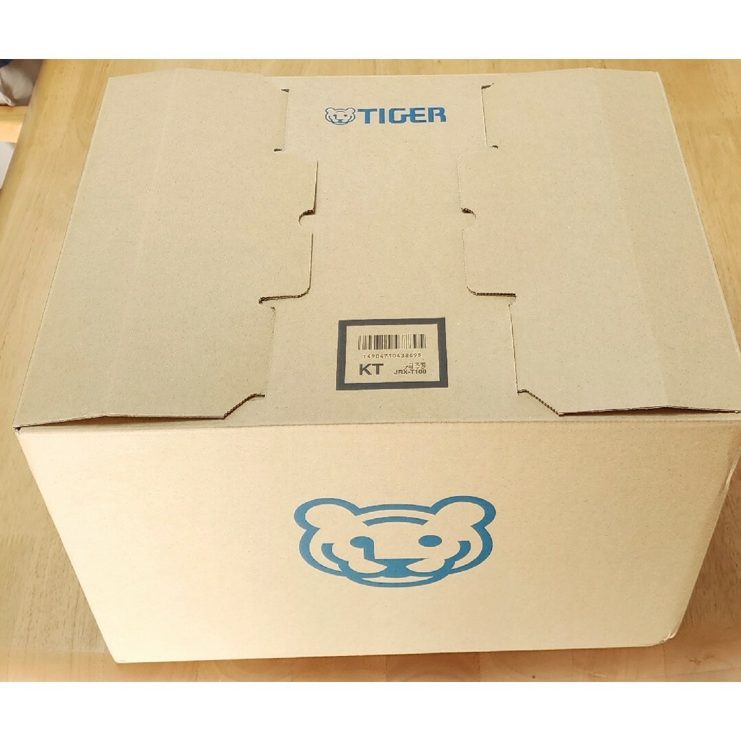 TIGER(タイガー)のタイガー土鍋圧力IHジャー炊飯器 100周年モデル・  JRX-T100 KT スマホ/家電/カメラの調理家電(炊飯器)の商品写真