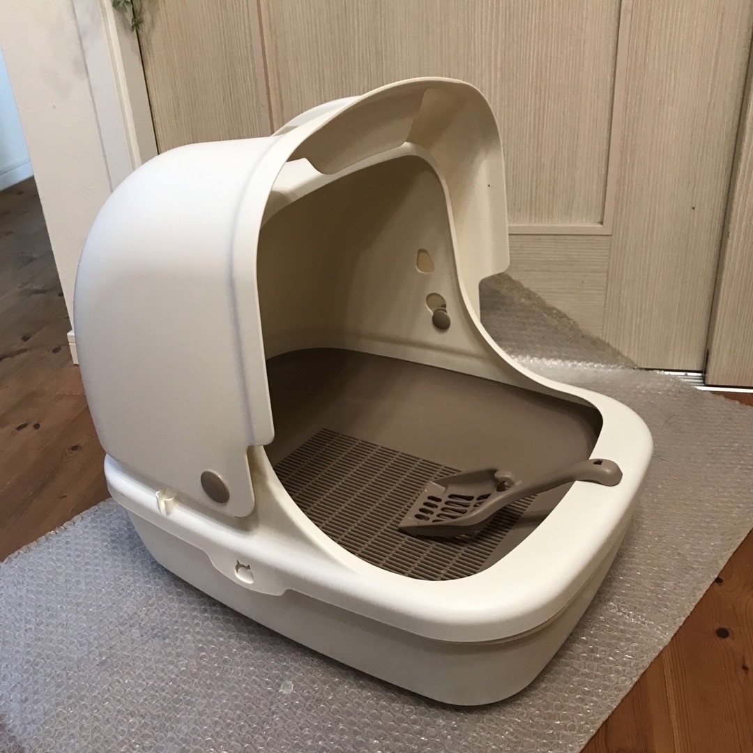 Unicharm(ユニチャーム)のユニチャーム　猫トイレ　フード付きデオトイレ　スコップ付き その他のペット用品(猫)の商品写真