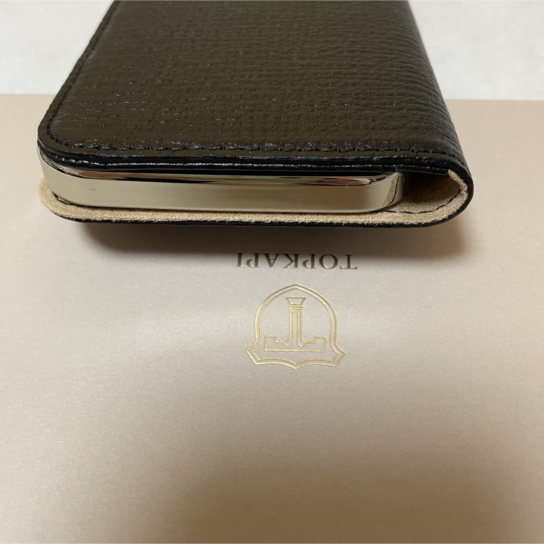 TOPKAPI(トプカピ)の【新品】トプカピ 型押しレザー iPhone12/12Pro 手帳型ケース 黒 スマホ/家電/カメラのスマホアクセサリー(iPhoneケース)の商品写真