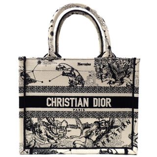 クリスチャンディオール(Christian Dior)の【★Christian Dior★】『ブックトート/スモールバッグ』星座/トワル ドゥ ジュイ ゾディアック エンブロイダリー/キャンバス/レザー/トロッター/トロター/軽量/スモールサイズ/CD/C・Dior/クリスチャン・ディオール/M1265ZRHZ_M06E/レディース　36694K0224　＠(トートバッグ)