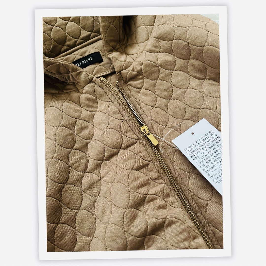 新品 コストコ購入 薄手 キルティングコート キャラメルベージュ レディースのジャケット/アウター(ロングコート)の商品写真