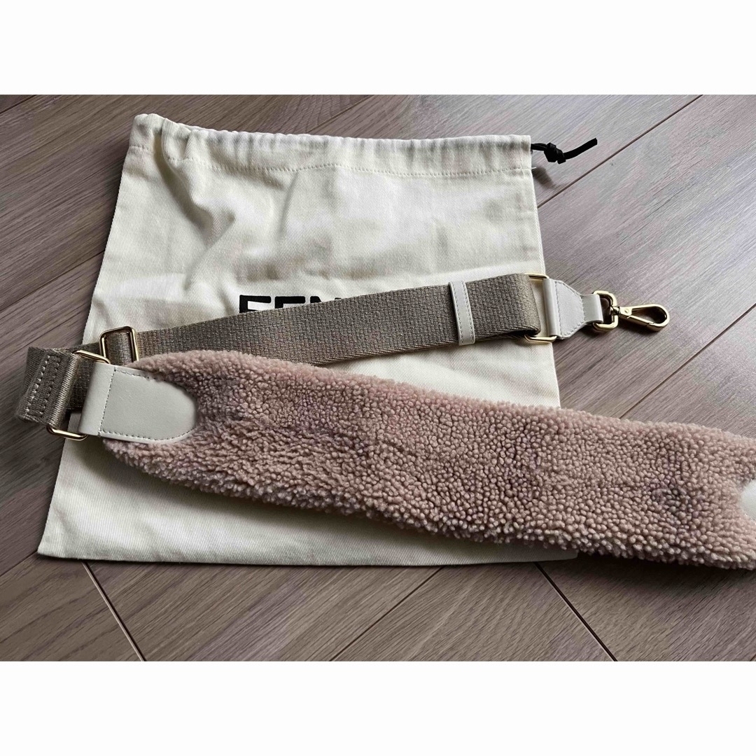 FENDI - FENDI ストラップユー ピンクシープスキンショルダー FENDI - FENDI ストラップユー ピンクシープスキンショルダー