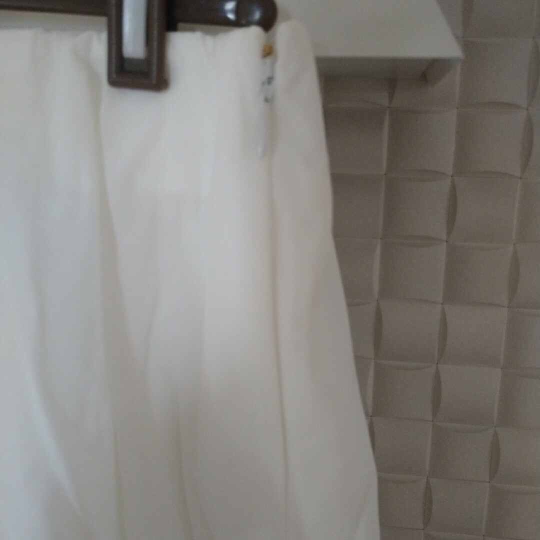 STRAWBERRY-FIELDS(ストロベリーフィールズ)のストロベリーフィールズ　スカート　白　ホワイト　2 レディースのスカート(ミニスカート)の商品写真