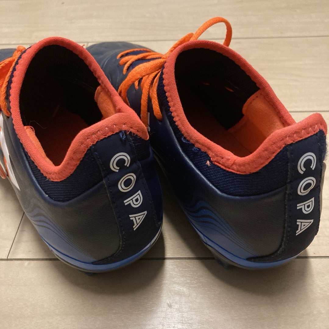 adidas(アディダス)の【中古美品】天然皮革 adidas サッカースパイク コパセンス 25.5cm スポーツ/アウトドアのサッカー/フットサル(シューズ)の商品写真