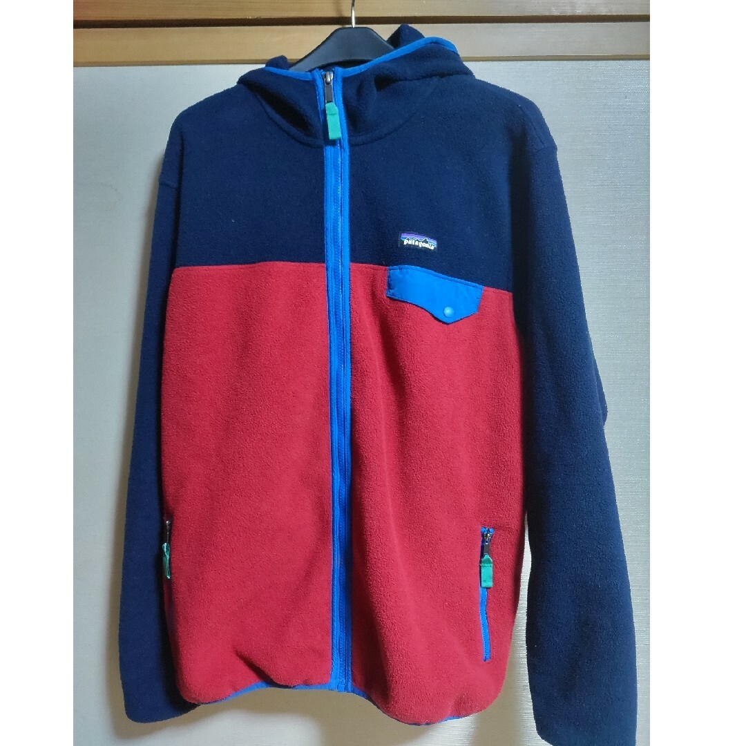 patagonia(パタゴニア)のpatagoniaスナップTフルジップフーディ☆ネイビー✕レッドsizeL メンズのトップス(パーカー)の商品写真