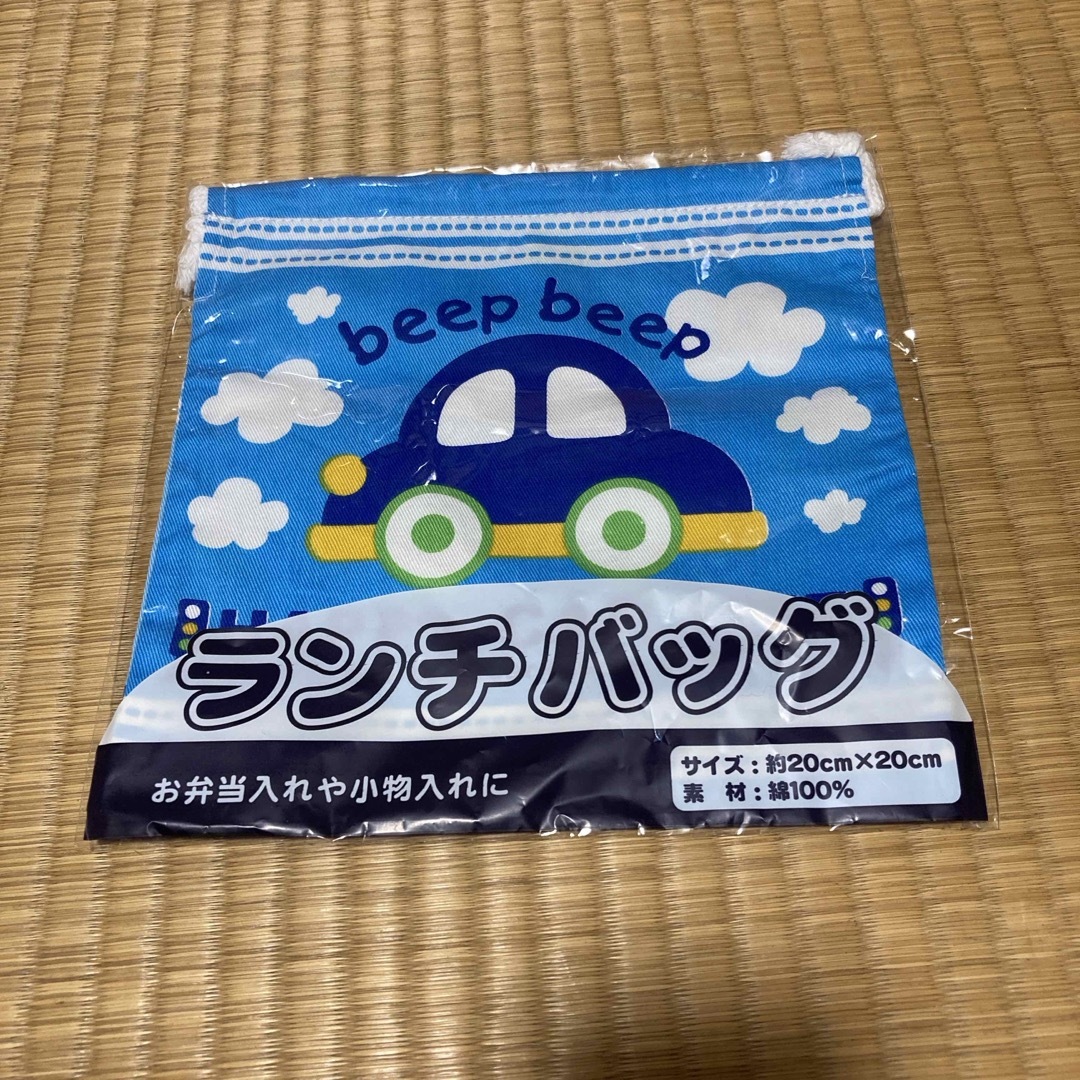 【新品未開封】ランチバック　くるま インテリア/住まい/日用品のキッチン/食器(弁当用品)の商品写真