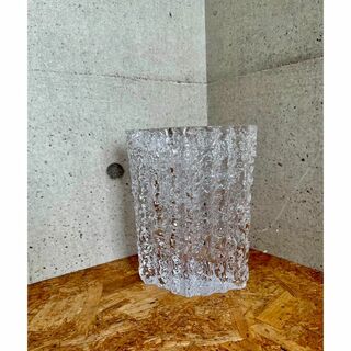 【クリスタルガラス　フラワーベース】花瓶　菱形　凹凸デザイン(花瓶)