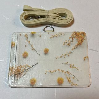 花柄パスケース　かすみ草　花柄社員証　花柄idカードホルダー　花柄ネームホルダー(パスケース/IDカードホルダー)