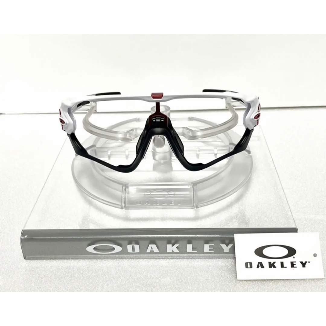 Oakley(オークリー)の【週末限定値下げ】 OAKLEY サングラス 純正 フレームのみ 白黒   メンズのファッション小物(サングラス/メガネ)の商品写真