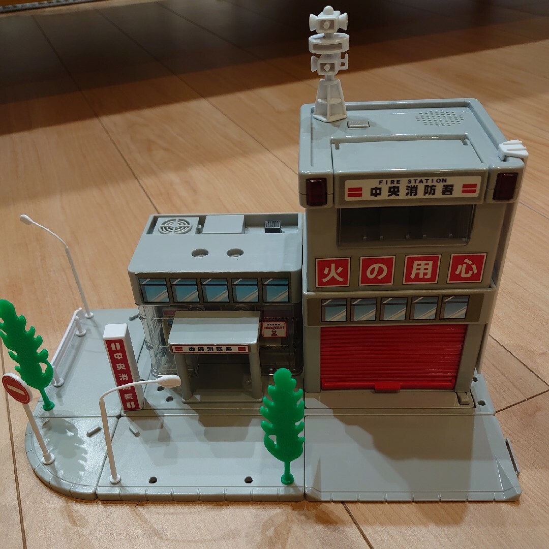 Takara Tomy(タカラトミー)のトミカタウン　消防署 キッズ/ベビー/マタニティのおもちゃ(その他)の商品写真