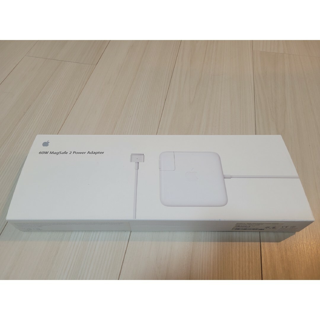 Apple(アップル)のApple Apple 60W MagSafe 2 電源アダプタ MD565J… スマホ/家電/カメラのPC/タブレット(その他)の商品写真