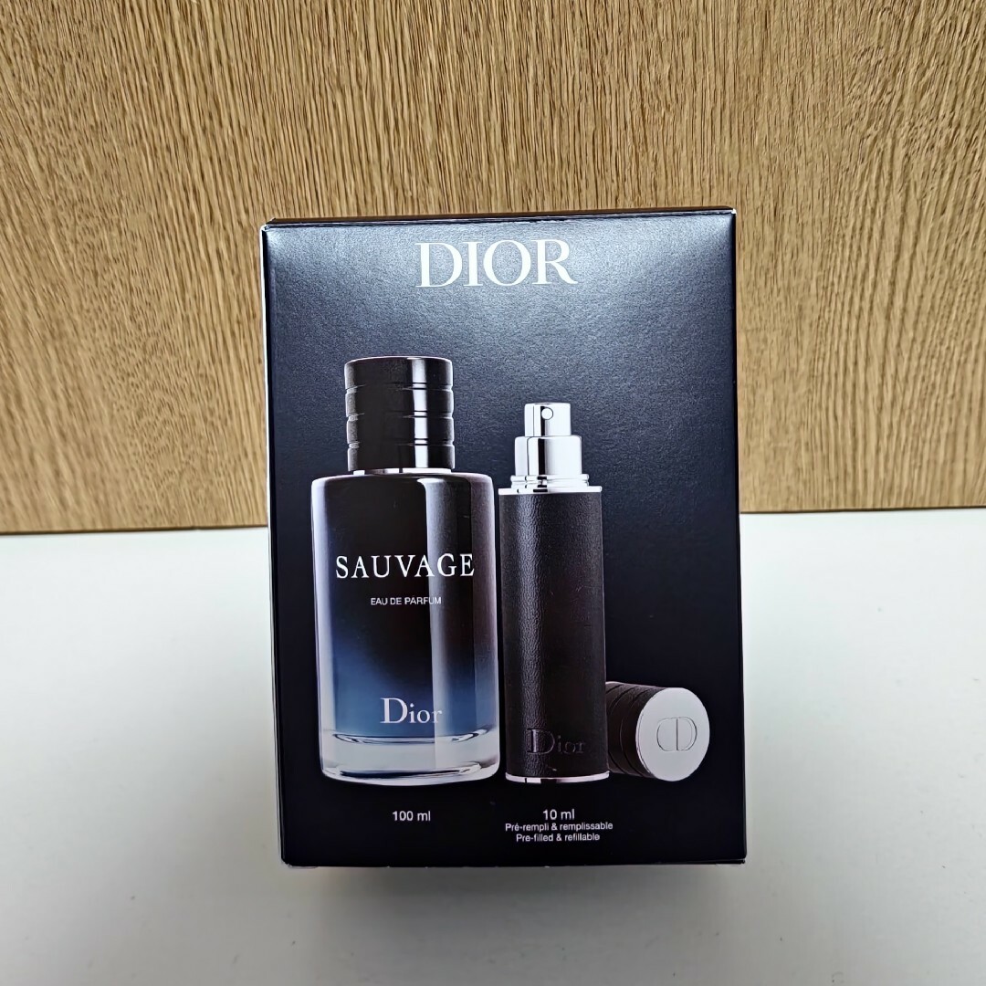 Dior(ディオール)のDIOR ソヴァージュ オードゥパルファン100ml トラベルスプレー付き コスメ/美容の香水(香水(男性用))の商品写真