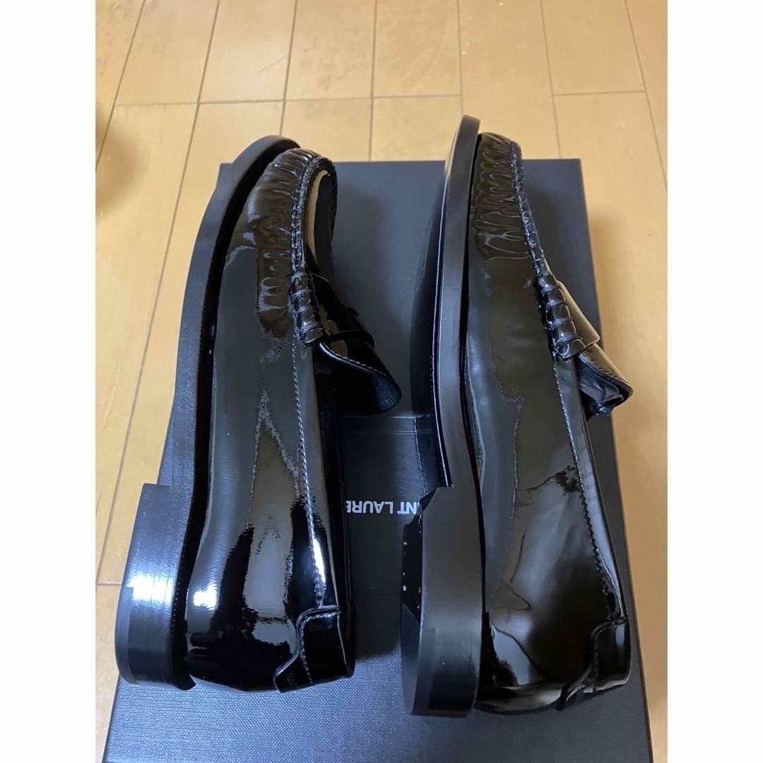 Yves Saint Laurent(イヴサンローラン)の現行品　イヴサンローラン　未使用　正規店購入品　サイズ35JPサイズ22 レディースの靴/シューズ(ローファー/革靴)の商品写真