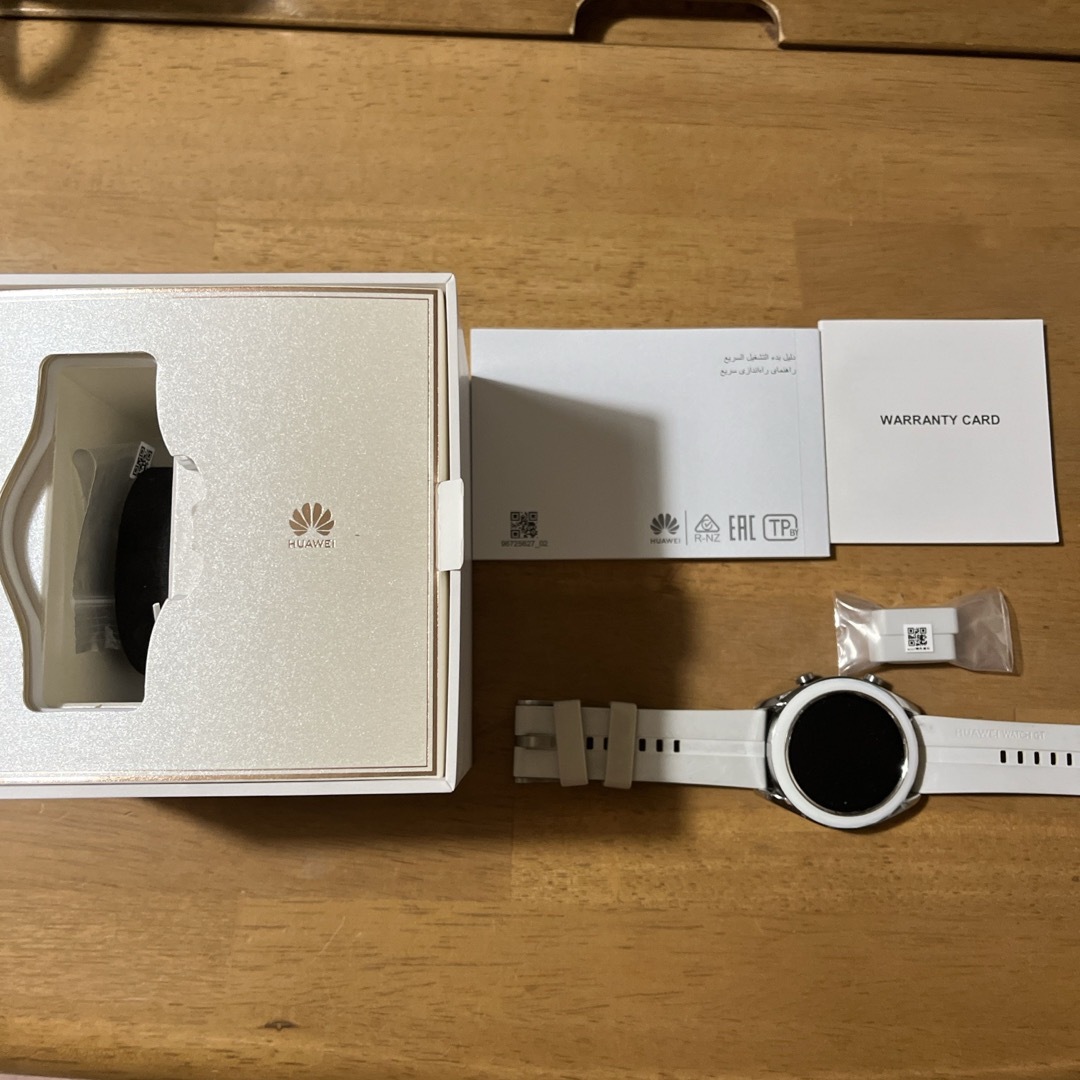 HUAWEI(ファーウェイ)のHUAWEI TECHNOLOGIES WATCH GT ELEGANT WHI スマホ/家電/カメラのスマートフォン/携帯電話(その他)の商品写真