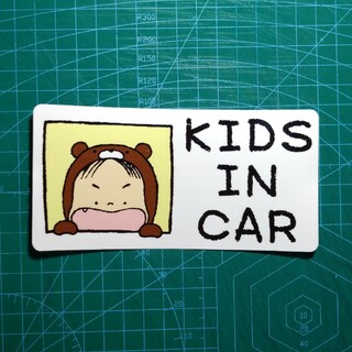 【オリジナルデザイン】マグネットステッカー【KIDS IN CAR】(車外アクセサリ)