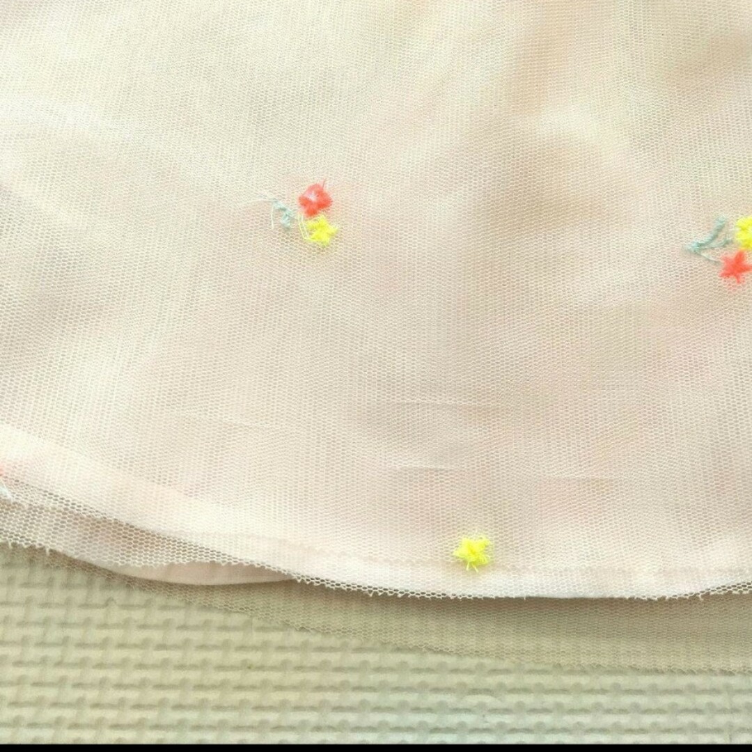 babyGAP(ベビーギャップ)のお花の刺繍が可愛い✨　ベビーギャップ　ワンピース　70サイズ　ピンクベージュ キッズ/ベビー/マタニティのベビー服(~85cm)(ワンピース)の商品写真