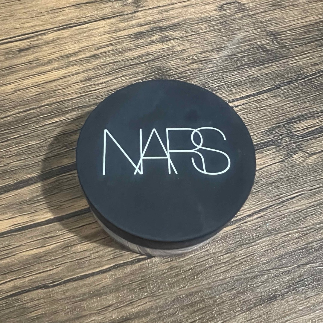 NARS(ナーズ)のライトリフレクティングセッティングパウダー コスメ/美容のベースメイク/化粧品(フェイスパウダー)の商品写真