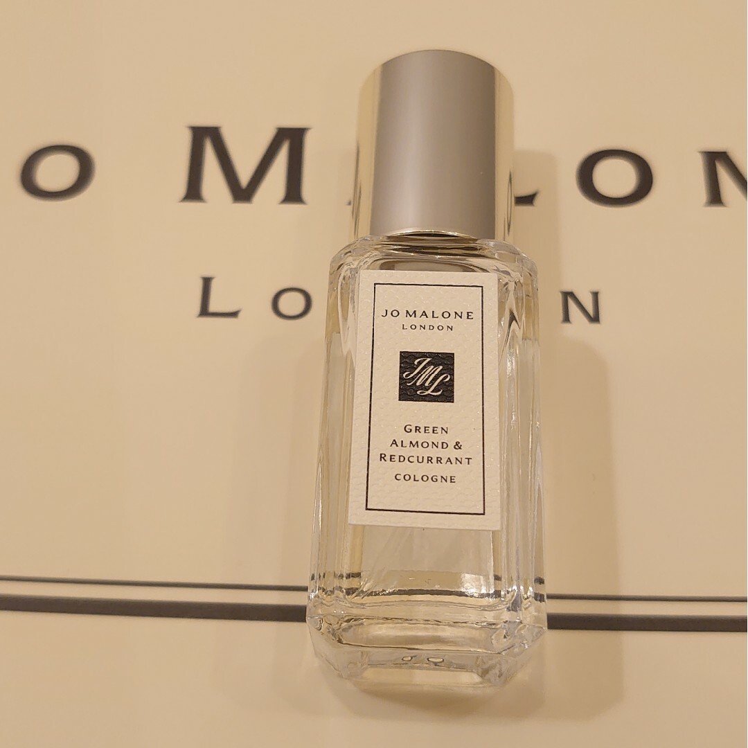 Jo Malone(ジョーマローン)のJo Malone 新品未使用 2023 グリーン アーモンド&レッドカラント コスメ/美容の香水(香水(女性用))の商品写真