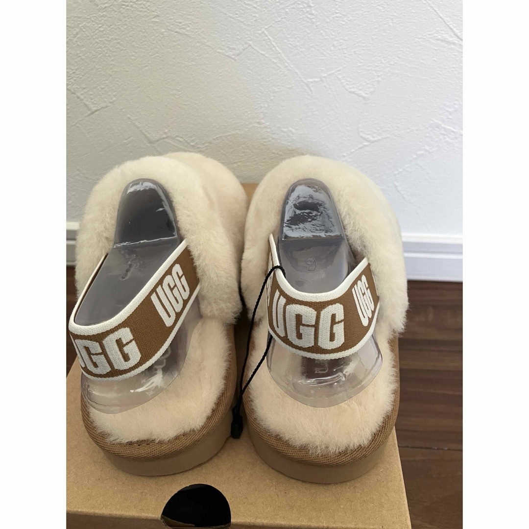 UGG(アグ)のUGG キッズ サンダル 20cm キッズ/ベビー/マタニティのキッズ靴/シューズ(15cm~)(サンダル)の商品写真