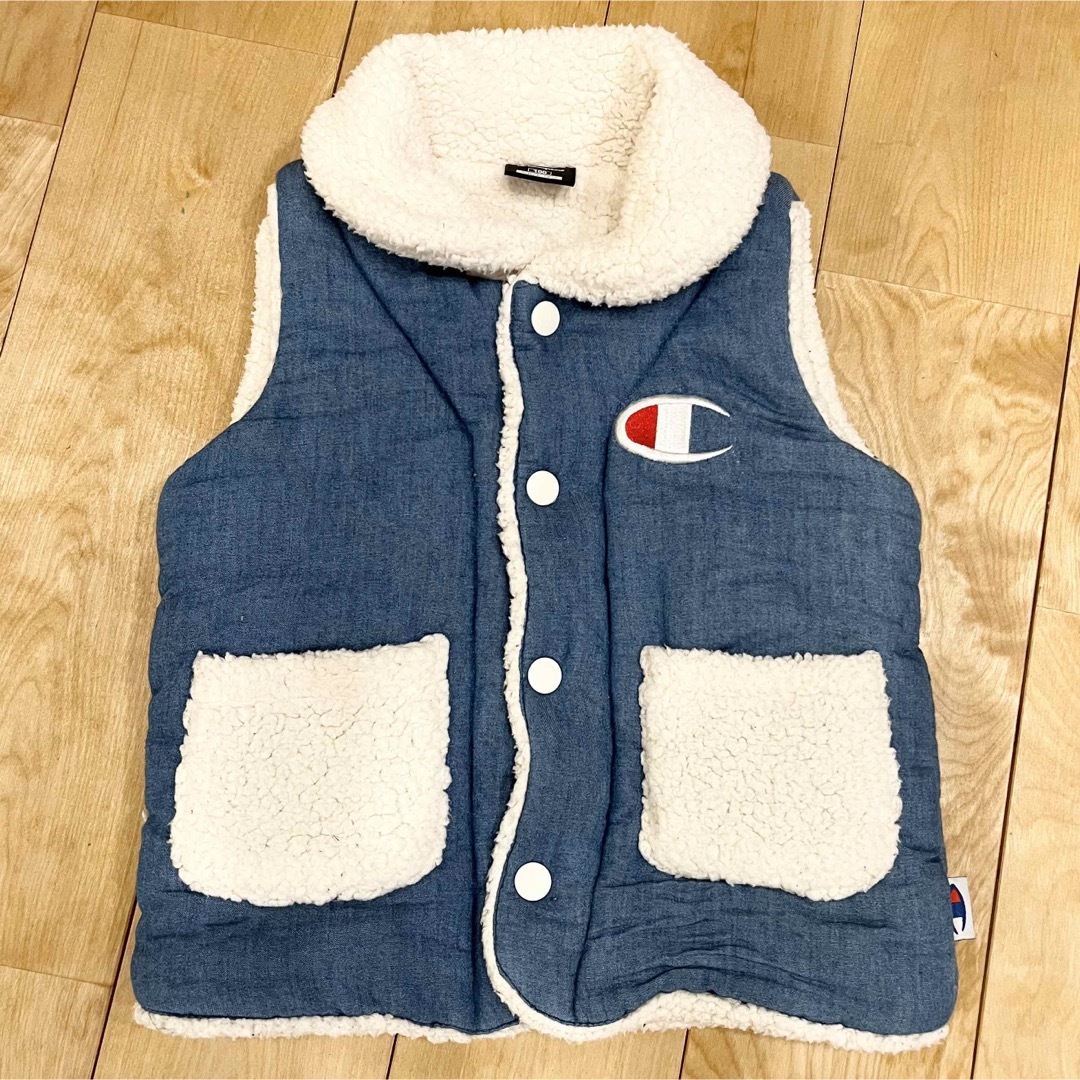 Champion(チャンピオン)のchampion チャンピオン キッズ もこもこ ベスト アウター キッズ/ベビー/マタニティのキッズ服男の子用(90cm~)(ジャケット/上着)の商品写真