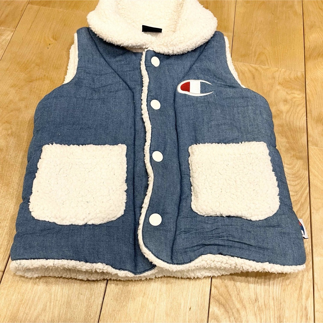 Champion(チャンピオン)のchampion チャンピオン キッズ もこもこ ベスト アウター キッズ/ベビー/マタニティのキッズ服男の子用(90cm~)(ジャケット/上着)の商品写真