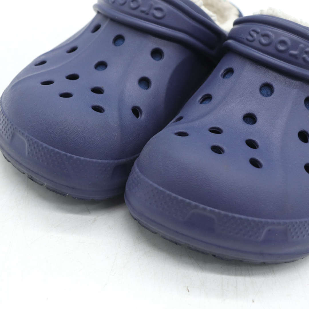 クロックス サンダル ボア 防寒 シューズ 靴 キッズ 男の子用 J2-4サイズ ネイビー Crocs キッズ/ベビー/マタニティのキッズ靴/シューズ(15cm~)(サンダル)の商品写真