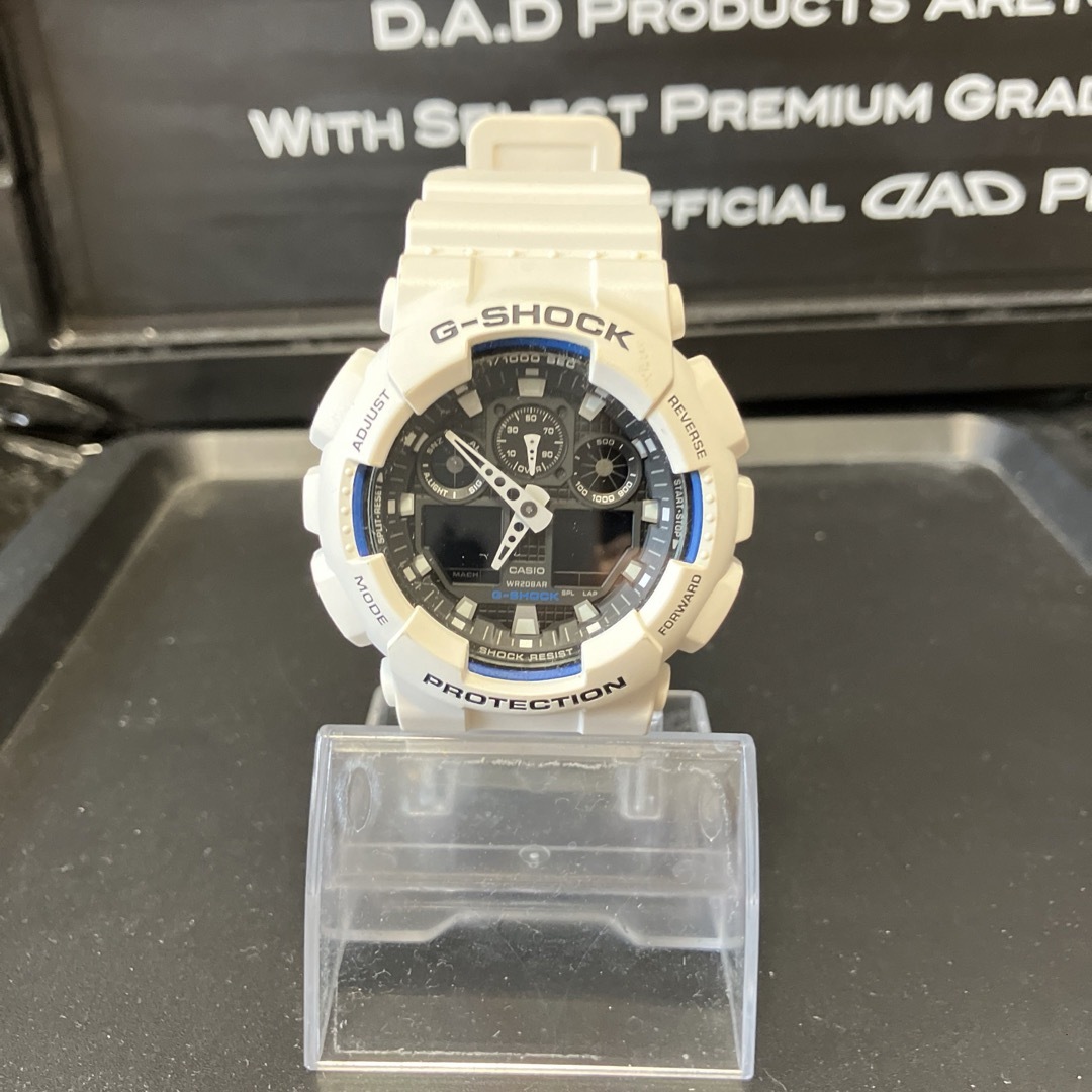 G-SHOCK(ジーショック)の限定値下げ‼️ 美品　G-SHOCK   GA-100B   ホワイト メンズの時計(腕時計(デジタル))の商品写真