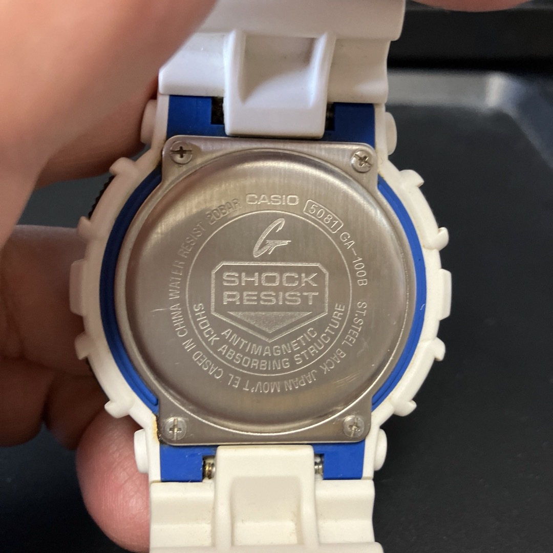 G-SHOCK(ジーショック)の限定値下げ‼️ 美品　G-SHOCK   GA-100B   ホワイト メンズの時計(腕時計(デジタル))の商品写真