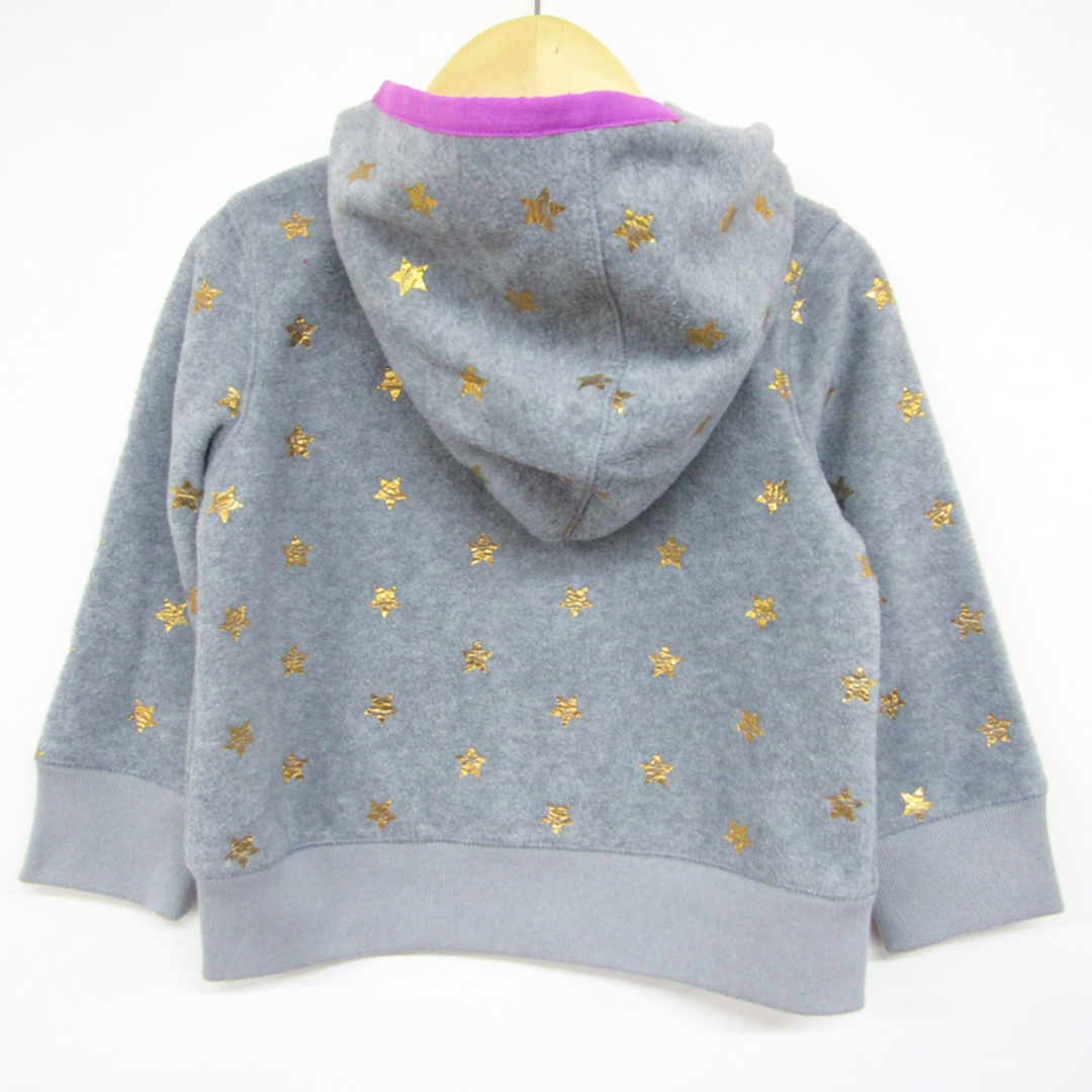 GAP(ギャップ)のギャップ ジップアップパーカー 星柄 フリース 未使用品 キッズ 女の子用 95サイズ グレー GAP キッズ/ベビー/マタニティのキッズ服女の子用(90cm~)(Tシャツ/カットソー)の商品写真